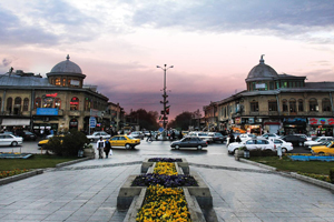 مکان های دیدنی همدان با تاکسی سواری
