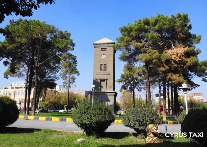میدان ساعت از مکان های دیدنی یزد
