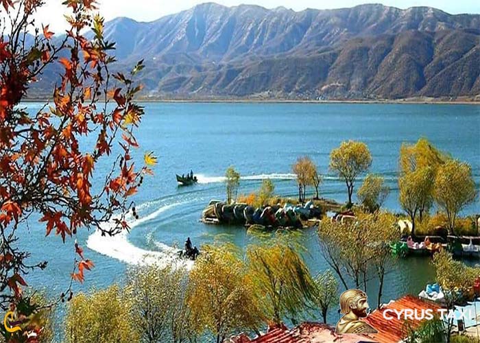 دریاچه زریوار فلاورجان کجاست؟