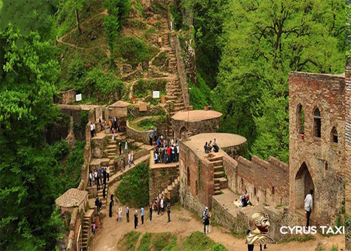 قلعه رودخان دژ تاریخی در دل جنگل‌های فومن